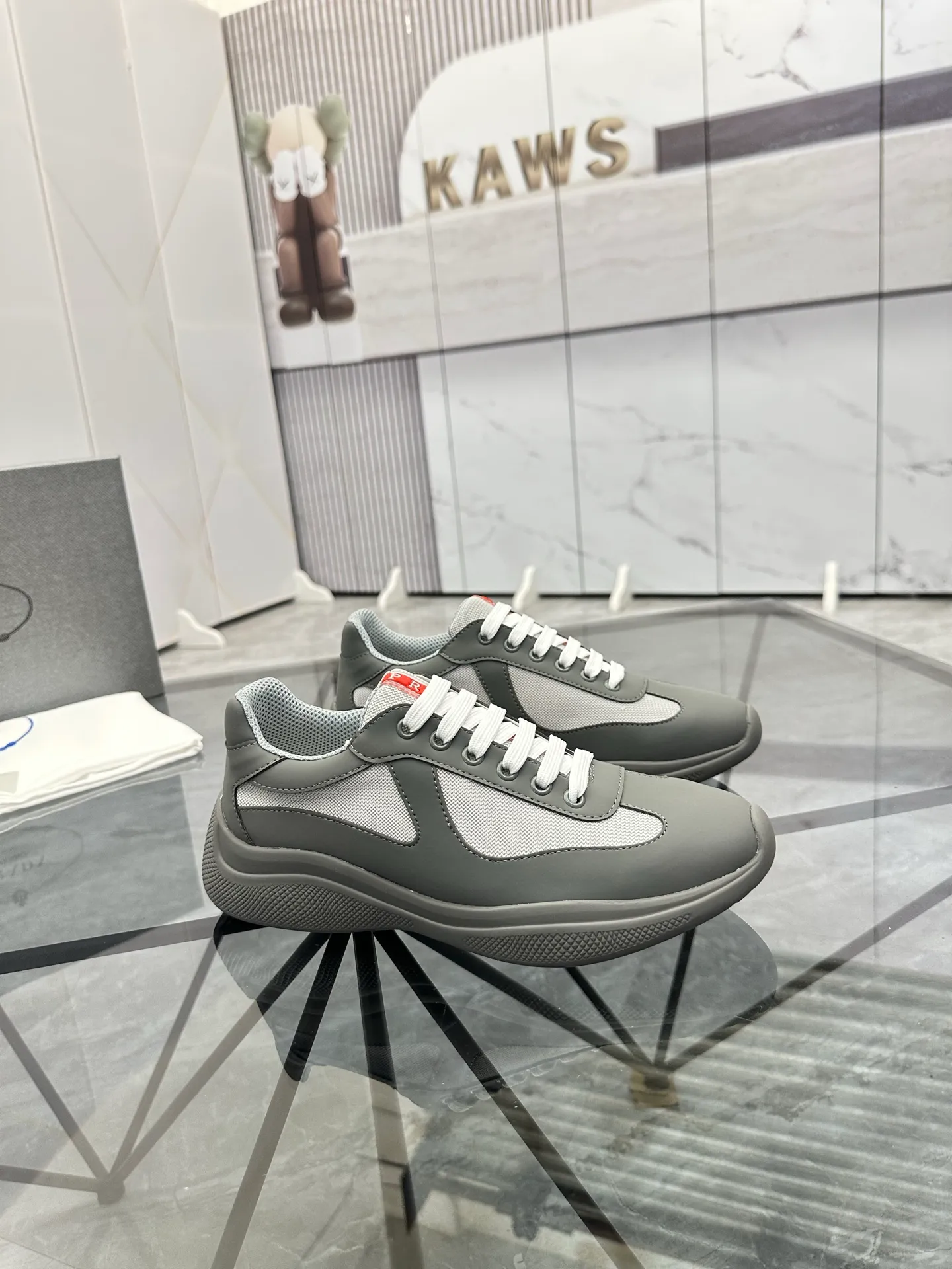 Men's shoes: 💰P360¥ Product trademark: Prada *"Prada*" low-top casual shoes Regular size: 35-47 (can be customized to 48) couple style Product materials: imported silk leather upper, breathable lining, original outsole. Number: 943